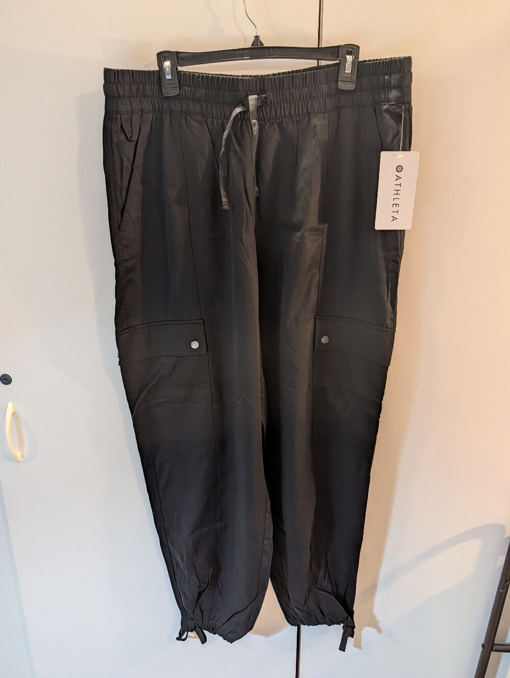 Athleta Black Women’s XL Celestial Drawstring Utility Cargo Joggers NWT